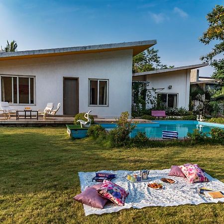 Saffronstays Roselle, Malavli - Pet-Friendly Pool Villa With Modern Interiors 로나발라 외부 사진
