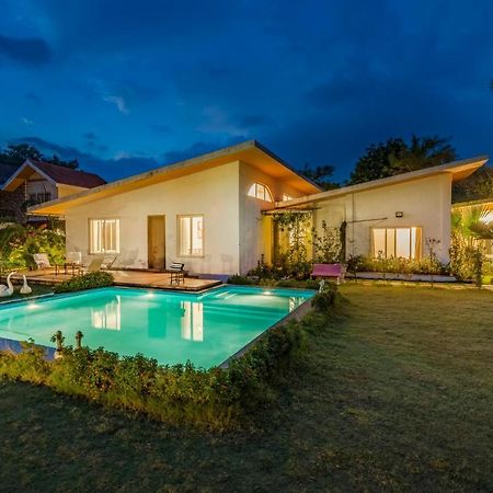 Saffronstays Roselle, Malavli - Pet-Friendly Pool Villa With Modern Interiors 로나발라 외부 사진