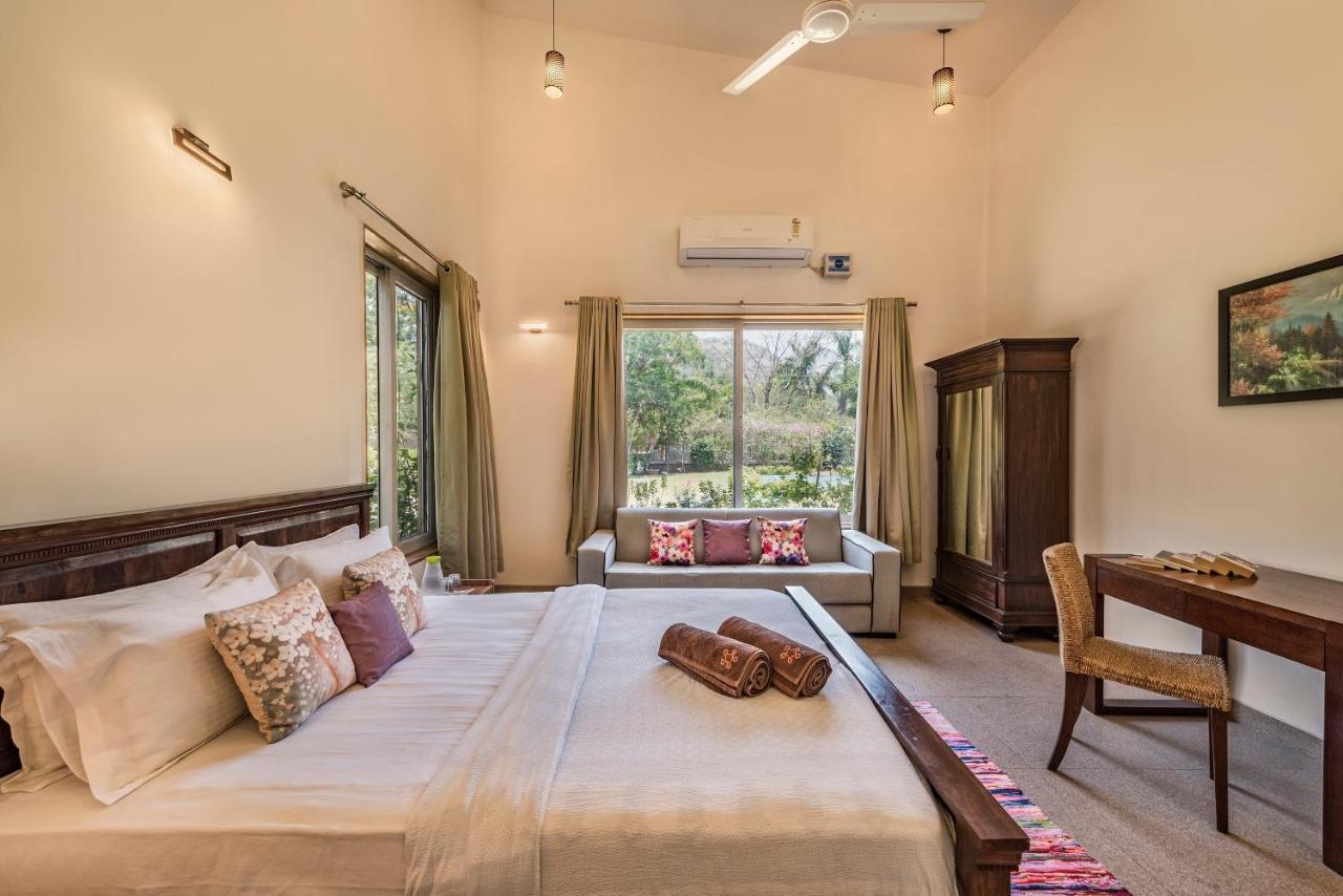 Saffronstays Roselle, Malavli - Pet-Friendly Pool Villa With Modern Interiors 로나발라 외부 사진