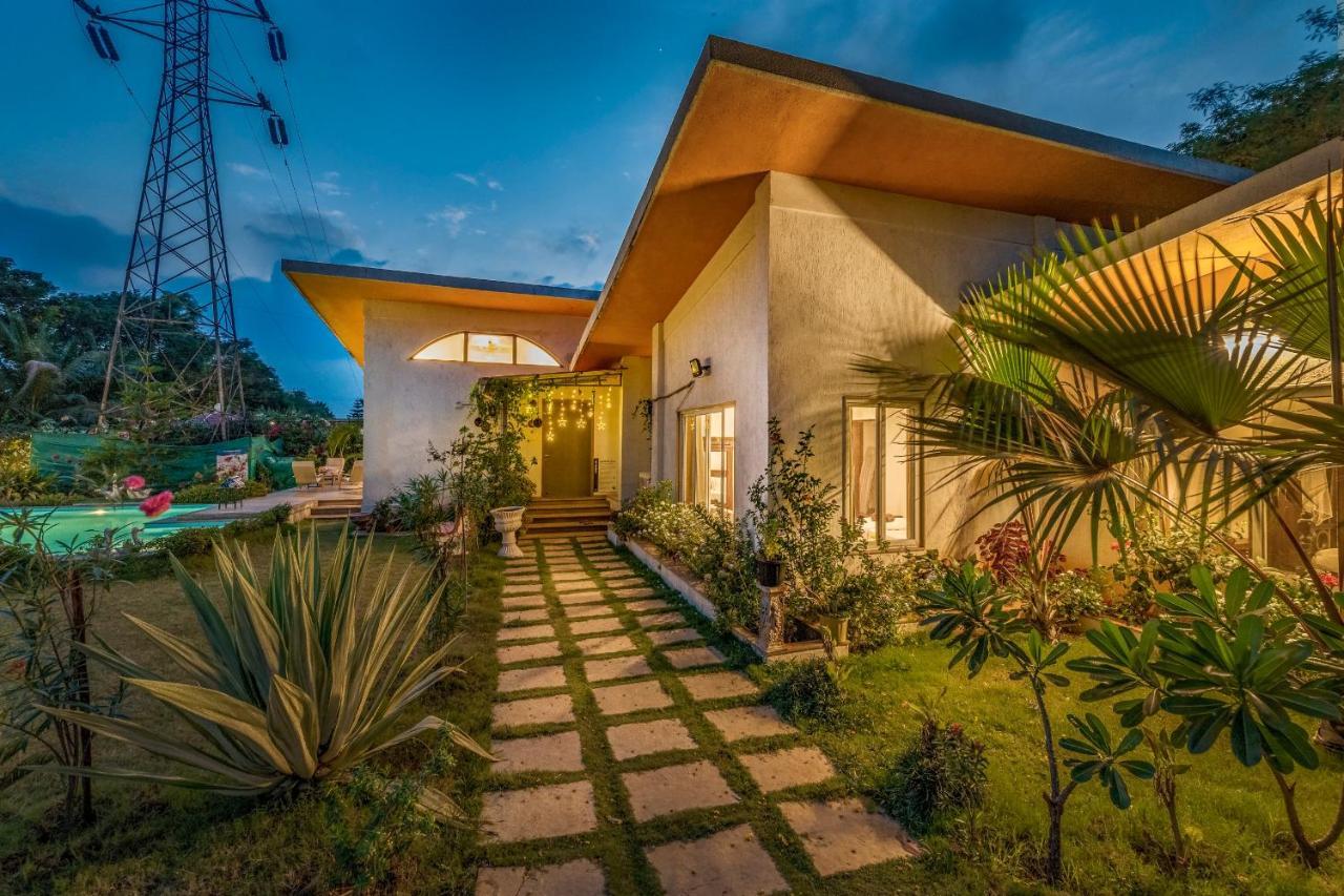 Saffronstays Roselle, Malavli - Pet-Friendly Pool Villa With Modern Interiors 로나발라 외부 사진
